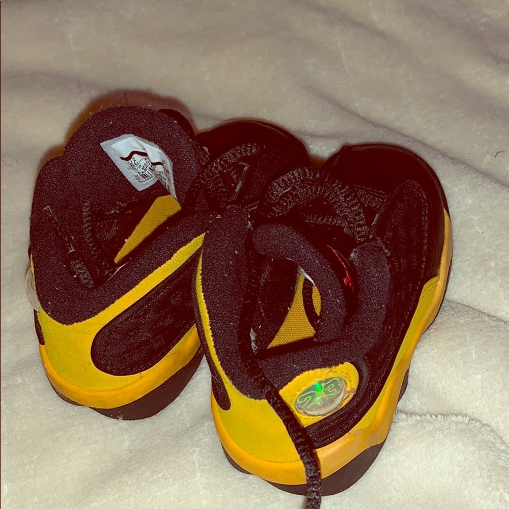 Infant boys Jordan’s size 6